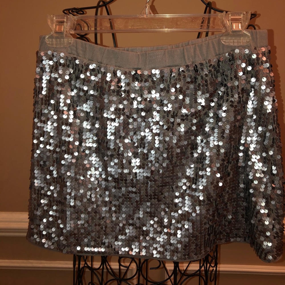 Old Navy Grey Sequin  mini skirt. Girls XXL, 16